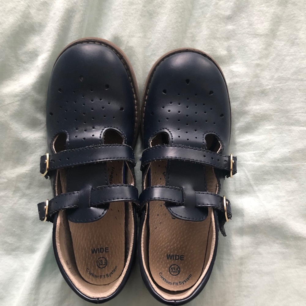 Navy blue Footmates sz 13.5- excellent condition